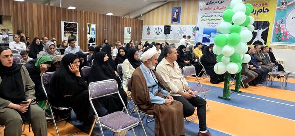 برگزاری نخستین دوره مسابقات شمشیربازی بافق با حضور تیم‌های دانش‌آموزی