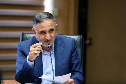 باید زمینه معرفی هنرمندان جوان و نوجوان فراهم شود