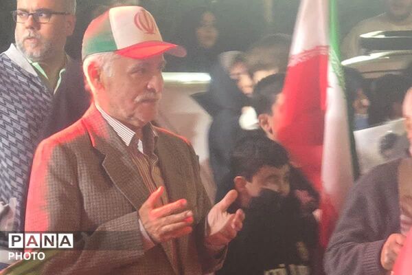بیعت مردم در شب عید غدیروشعار ایستادگی در مسیر آرمان‌های انقلاب