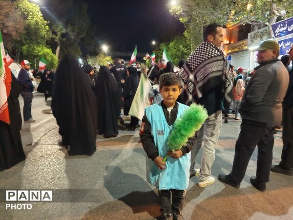 حضور پرشور کودکان و نوجوانان در قلب نیشابور 