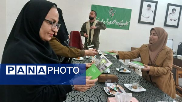 نشست بیان خاطرات و روایات در محمودآباد 