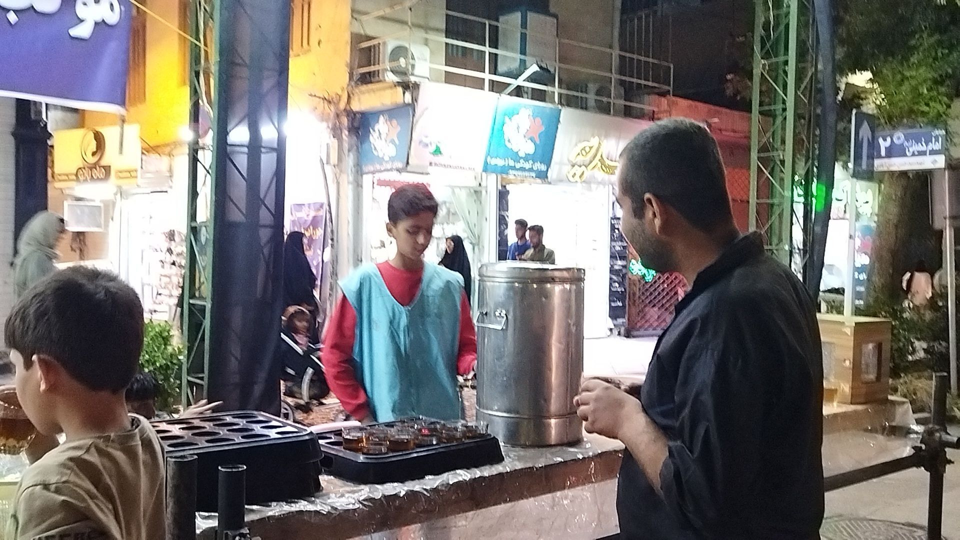 موکب مردمی شهید مصطفی صدر زاده در هشتاد و دومین شب 