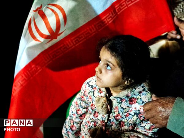 نسل نو در گلوگاه پای کار وطن