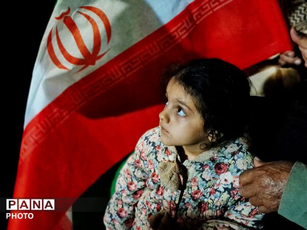 نسل نو در گلوگاه پای کار وطن