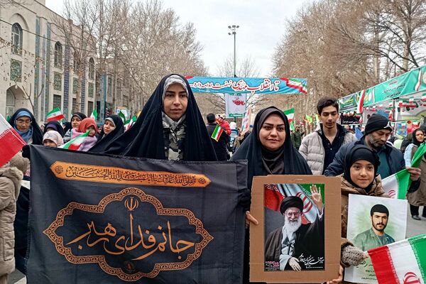 حضور گسترده مردم شهرستان شهید پرور شهرستان شهریار در راهپیمایی ۲۲ بهمن