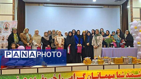 گرامیداشت معلمان و فارغ‌التحصیلان در دبیرستان شهید بابایی