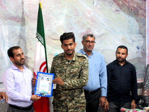 تجلیل از دانش‌آموزان خبرنگار پانای شهرستان بشاگرد 