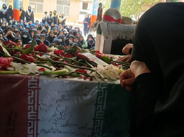 شمیم عطر شهید گمنام در دبیرستان شاهد شهید قاسم سلیمانی