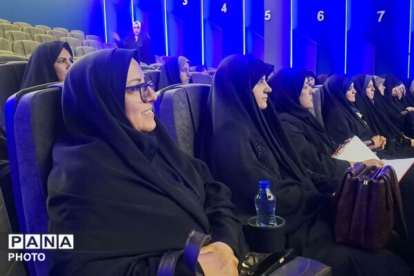 نشست همکاران حوزه پرورشی شهرستان دماوند 
