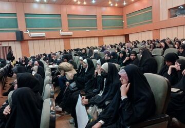  تجمع مسئولان انجمن اسلامی مدارس همدان برای ساخت «مدرسه انقلاب»