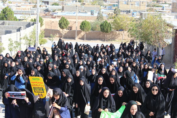 برگزاری راهپیمایی ۱۳ آبان در شهر درق 