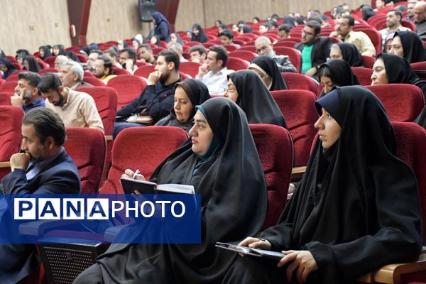 نقش بی‌بدیل مربیان تربیتی در شکوفایی نسل آینده در همایش منطقه ۵ تهران بازخوانی شد