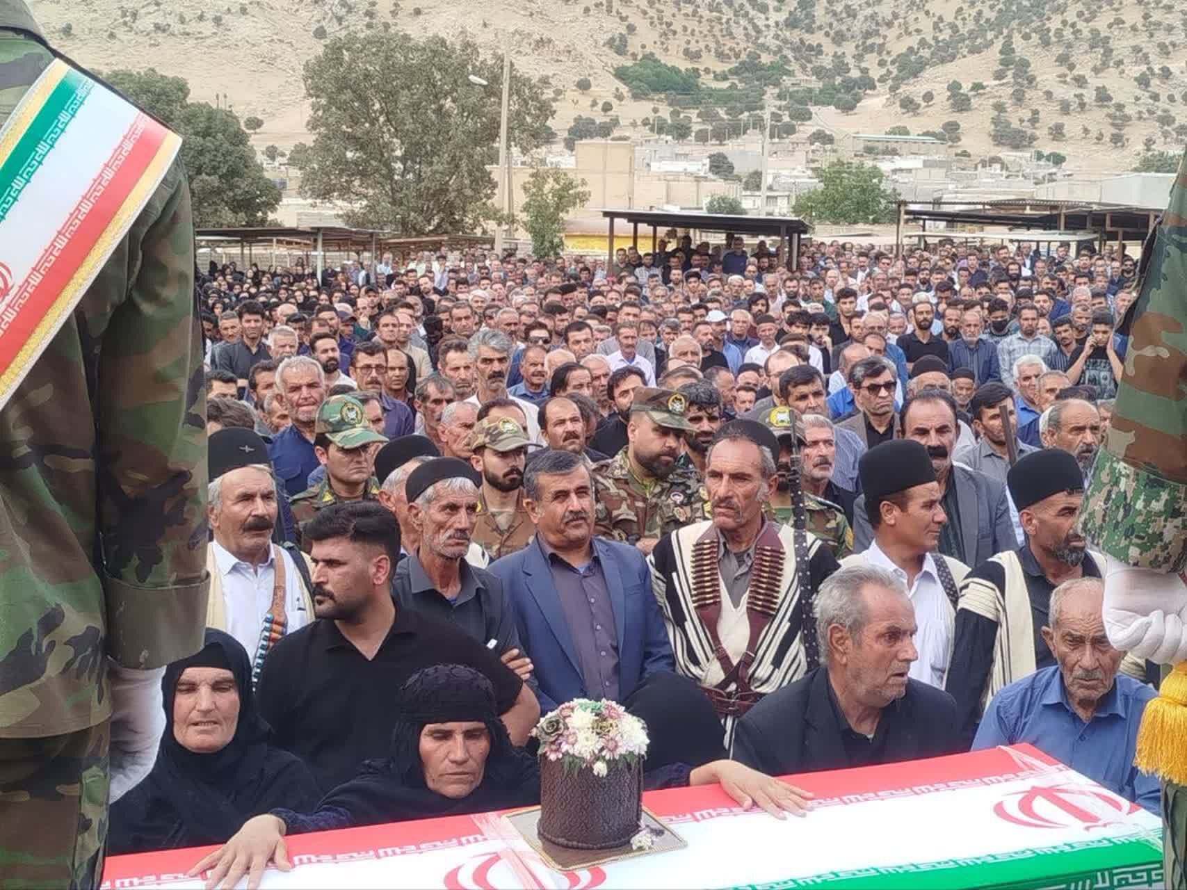 سربازی که از خاک این دیار برخاسته و برای خاک این دیار جان داده