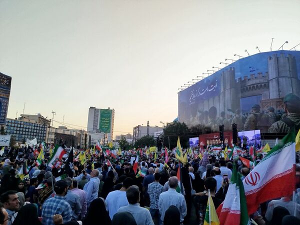 راهپیمایی 10 کیلومتری تهران به مناسبت عید غدیر و مقاومت در برابر تهدیدات دشمن