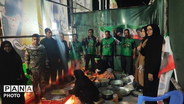 معمولان در شب چهل و چهارم، چراغ انقلاب را روشن کردند