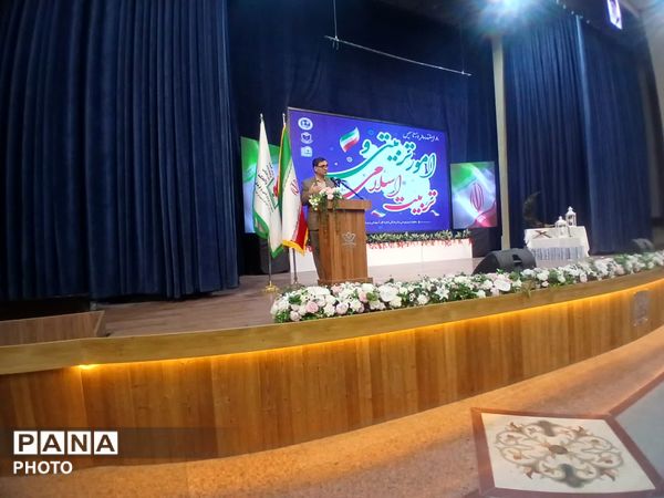 گرامیداشت هفته امور تربیتی و تربیت اسلامی در گلستان