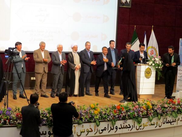 آیین تجلیل از معلمان نمونه استانی در بجنورد
