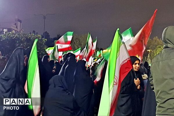 تجمع مردمی در راستای بیعت با رهبر جدید و تقویت جبهه حق در میدان نماز شهرری