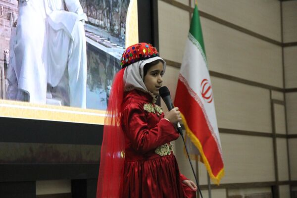 آیین افتتاح سالن اجتماعات رضا گل‌نراقی همزمان با همایش تجلیل از رتبه‌های برتر کنکور سراسری ۱۴۰۳ شهرستان قدس 