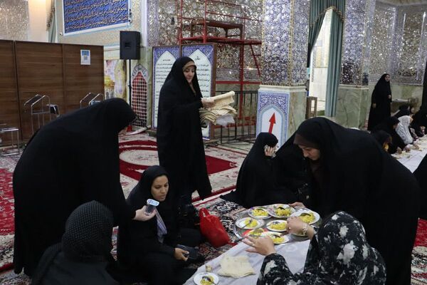 ارادتمندان اهل‌بیت در شب چهارم فاطمیه گرد هم آمدند