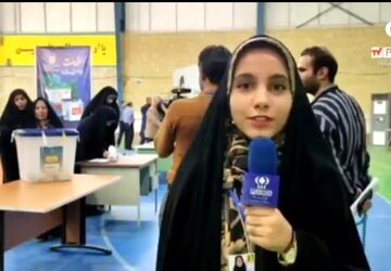 حضور پرشور مردم غیور زاهدان در پای صندوق‌های رأی گیری