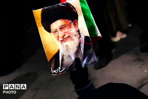 یادبود شهدا و تجدید پیمان مردمی