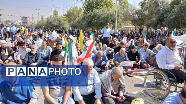 برگزاری نماز جمعه نصر به امامت رهبر معظم انقلاب اسلامی 