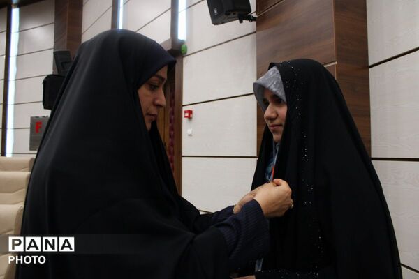 مراسم بزرگداشت مقام معلم در پردیس