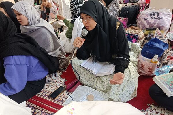 آخرین روز اعتکاف دختران در مسجد الزهرا شهر قیامدشت 