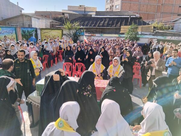 دبیرستان نجم میزبان پیکر یک شهید گمنام شد