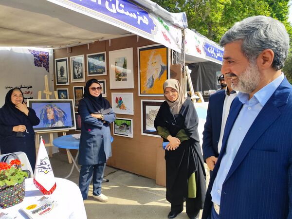 سومین نمایشگاه توانمندی‌های هنرجویان هنرستان منطقه ۲