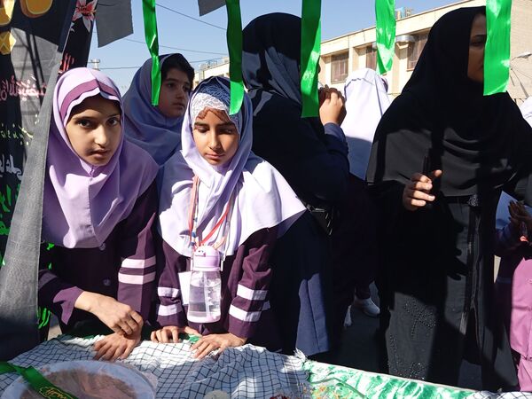 دبستان شهید کشاورز در سوگ فاطمیه