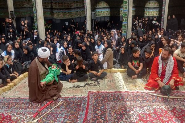 اجتماع بزرگ شیرخوارگان حسینی در شهرستان فاروج 