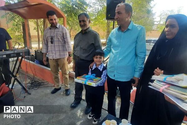 نواختن زنگ مهر در دبستان باران روستای قشلاق معین آباد پیشوا