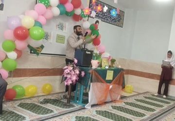 شادی دانش‌آموزان در دبستان احمدی مقدم