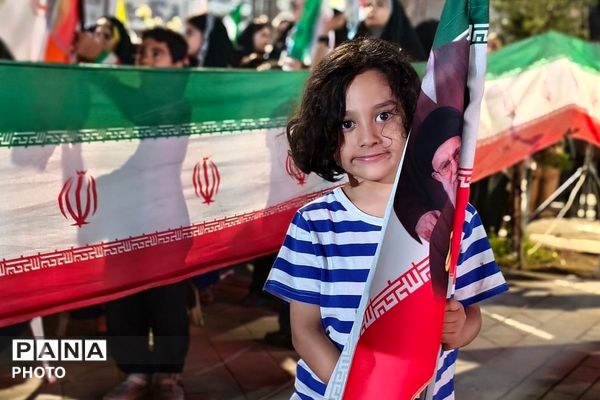 قرار شبانه مردم نسیم شهری در بهارستان دو