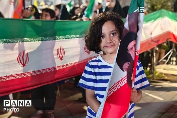 قرار شبانه مردم نسیم شهری در بهارستان دو