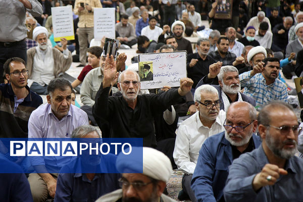 بزرگداشت قیام ۱۵ خرداد در حرم حضرت معصومه(س)