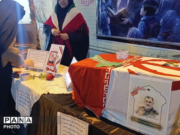 برپایی ایستگاه شبانه رفع اشکالات درسی در بوستان گلها قم