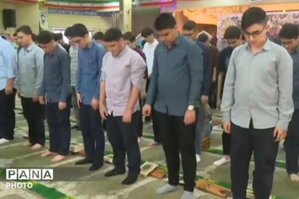برپایی نماز جماعت در مدارس ناحیه دو شهرری 