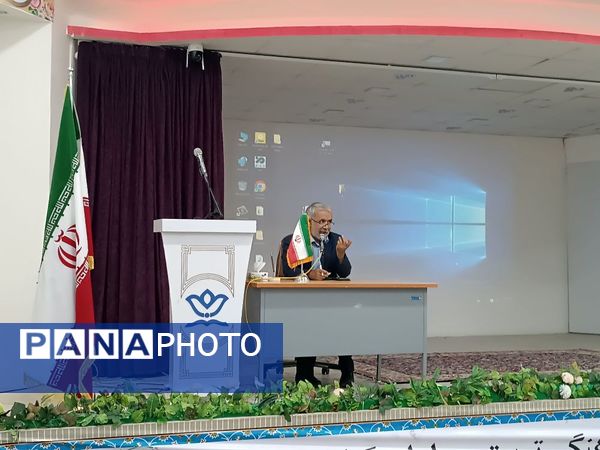 جلسه هماهنگی شروع سال تحصیلی با مدیران مدارس در شهرستان خلیل آباد 