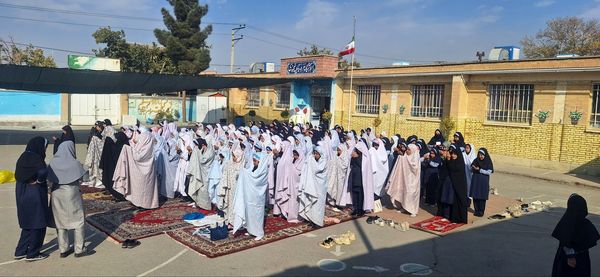اقامه نماز باران  در دبستان ناهید نخودی 