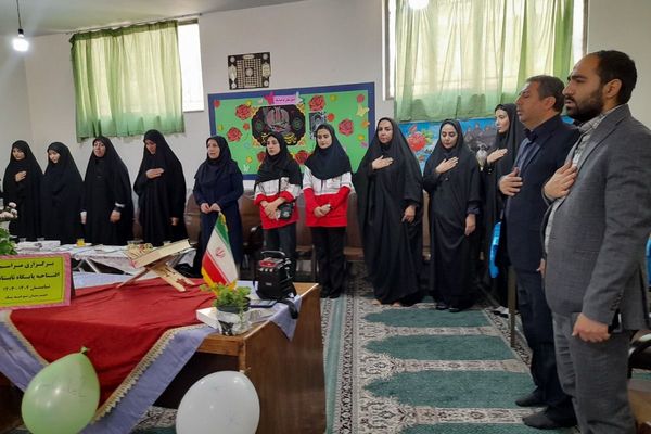 آغاز فعالیت‌های مهارت محور پایگاه تابستانی در دبیرستان توحید یک