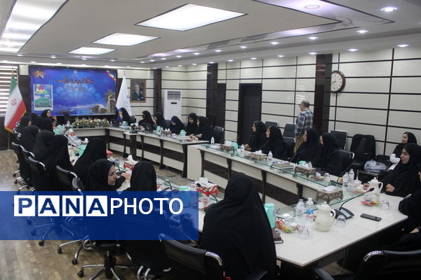 کارگاه آموزشی ویژه بانوان شاغل در اداره‌کل آموزش و پرورش استان بوشهر 