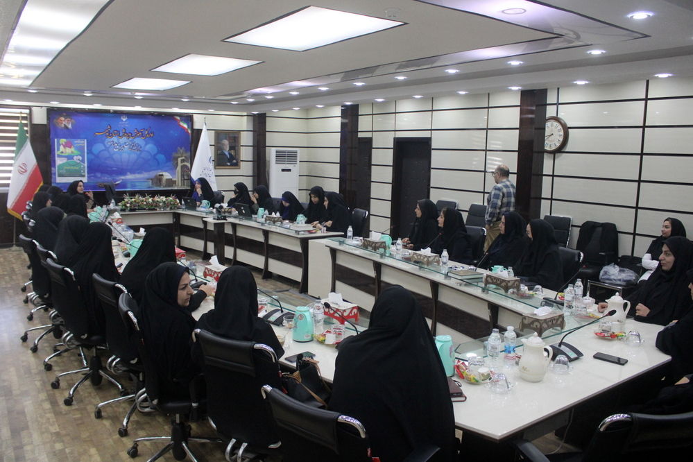 کارگاه آموزشی ویژه بانوان شاغل در اداره‌کل آموزش و پرورش استان بوشهر 