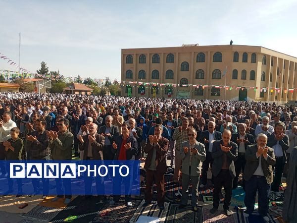 اقامه نماز عید فطر در شهرستان چناران