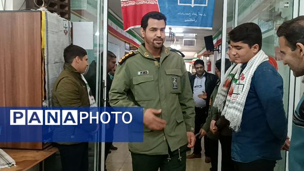 گذری بر روز اول و روز دوم نمایشگاه دهه فجر دبیرستان شاهد ابوذر غفاری