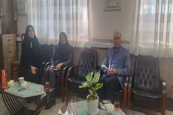 اولین جلسه ارتباط بین خانه و مدرسه در دبیرستان شاهد تکتم 