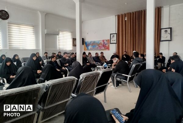 محفل شعر امین؛ ادای احترام به رهبر شهید و زنده نگه داشتن سنت گردهمایی شاعران