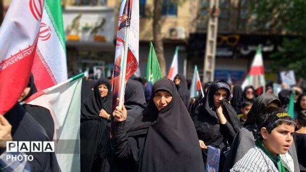 بانوان آماده به رزم تربت جام در اجتماع دختران جان فداسنگ تمام گذاشتند